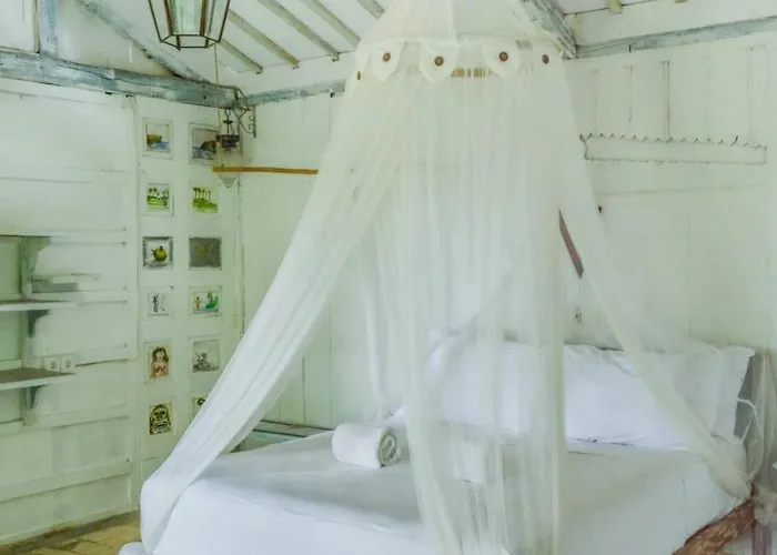One Wave Surf House * ウルワツ