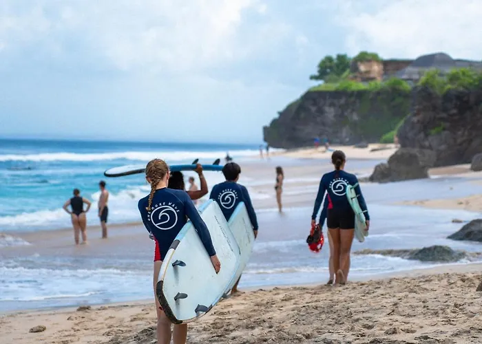 One Wave Surf House ホステル